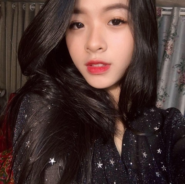 Nhan sắc hot girl của ái nữ nhà nghệ sĩ Chiều Xuân khi đi chụp căn cước công dân - Ảnh 1 Nhan sắc hot girl của ái nữ nhà nghệ sĩ Chiều Xuân khi đi chụp căn cước công dân - Ảnh 1