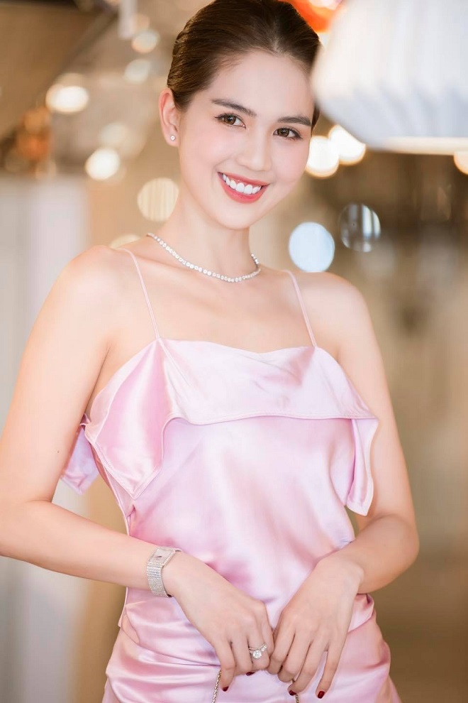 Ngọc Trinh suốt cả thập kỷ qua luôn là tượng đài nhan sắc khó ai có thể soán ngôi (ảnh internet) Ngọc Trinh suốt cả thập kỷ qua luôn là tượng đài nhan sắc khó ai có thể soán ngôi (ảnh internet)