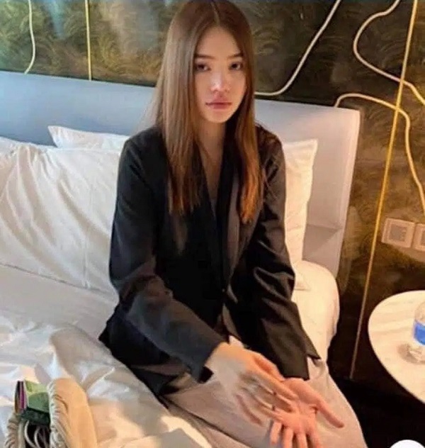 Hoa hậu Jolie Nguyễn từng vướng ồn ào liên quan đến đường dây của tú ông Lương Triều Vỹ (ảnh internet) Hoa hậu Jolie Nguyễn từng vướng ồn ào liên quan đến đường dây của tú ông Lương Triều Vỹ (ảnh internet)