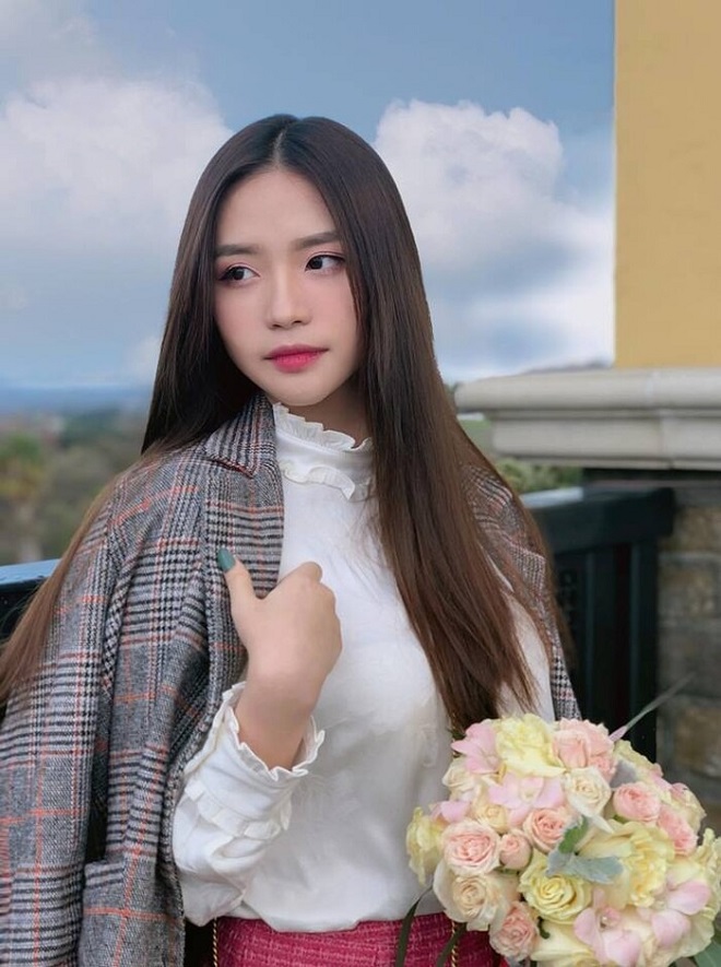 Trước đây cô nàng ăn mặc khá kín đáo Trước đây cô nàng ăn mặc khá kín đáo