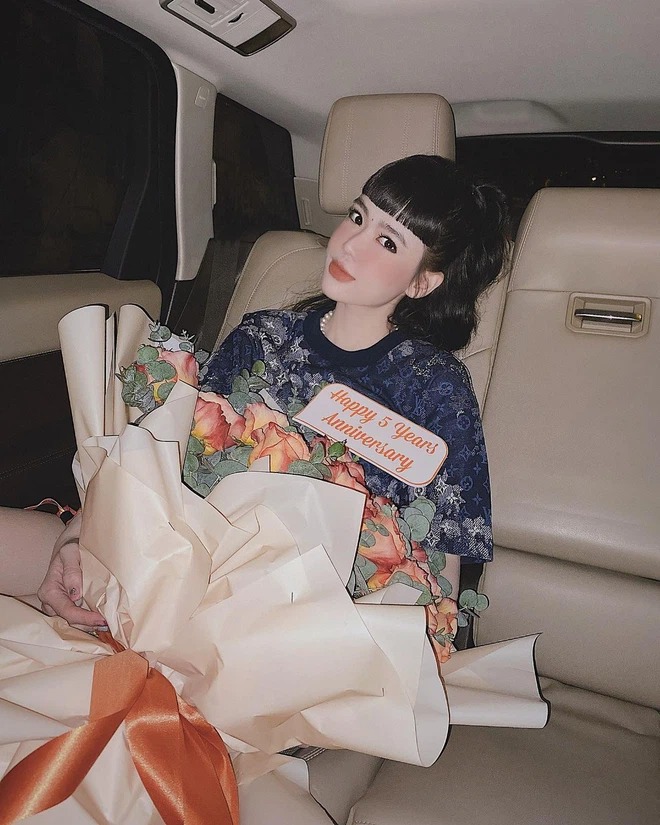 Khi người giàu đãng trí: Quên túi Dior gần 100 triệu từ hôm trước tới hôm sau mới nhớ - Ảnh 2 Khi người giàu đãng trí: Quên túi Dior gần 100 triệu từ hôm trước tới hôm sau mới nhớ - Ảnh 2