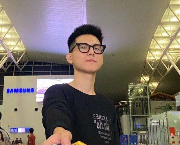 Không nhận ra 'hot boy cầm cờ' năm nào sau 4 năm từng khiến MXH 'chao đảo' - Ảnh 3 Không nhận ra 'hot boy cầm cờ' năm nào sau 4 năm từng khiến MXH 'chao đảo' - Ảnh 3