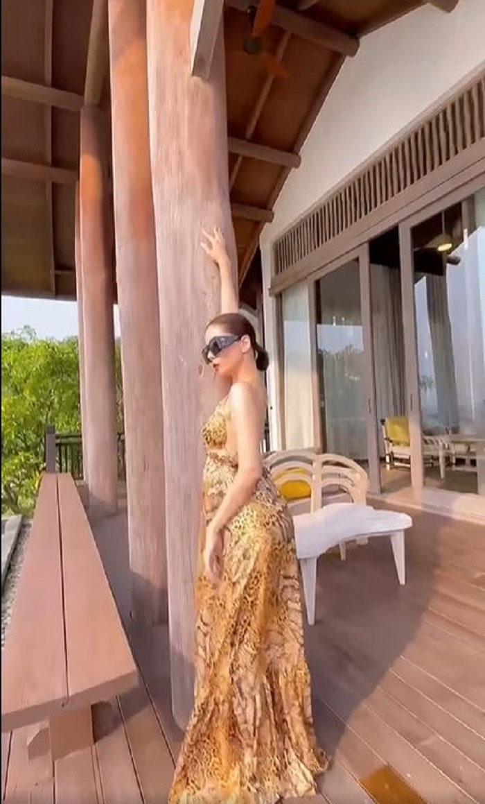 Lệ Quyên lả lướt trước ống kính của Lâm Bảo Châu, phụ nữ khi yêu lạ lùng thật! - Ảnh 4 Lệ Quyên lả lướt trước ống kính của Lâm Bảo Châu, phụ nữ khi yêu lạ lùng thật! - Ảnh 4