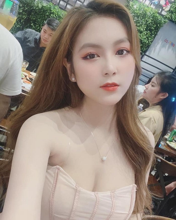 Cô giáo hot girl Trần Thị Nam Trân (ảnh FBNV) Cô giáo hot girl Trần Thị Nam Trân (ảnh FBNV)
