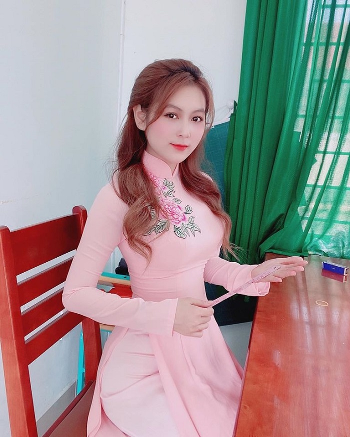 Cô giáo hot girl nuột nà hơn cả Ngọc Trinh tái xuất, học sinh rủ nhau đi học cả cuối tuần - Ảnh 1 Cô giáo hot girl nuột nà hơn cả Ngọc Trinh tái xuất, học sinh rủ nhau đi học cả cuối tuần - Ảnh 1