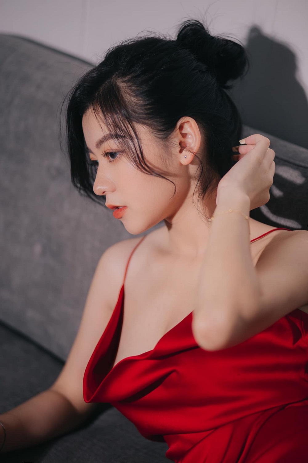 Ảnh căn cước bóc trần nhan sắc thật của streamer mang vẻ đẹp phồn thực Trang Lucy - Ảnh 4 Ảnh căn cước bóc trần nhan sắc thật của streamer mang vẻ đẹp phồn thực Trang Lucy - Ảnh 4