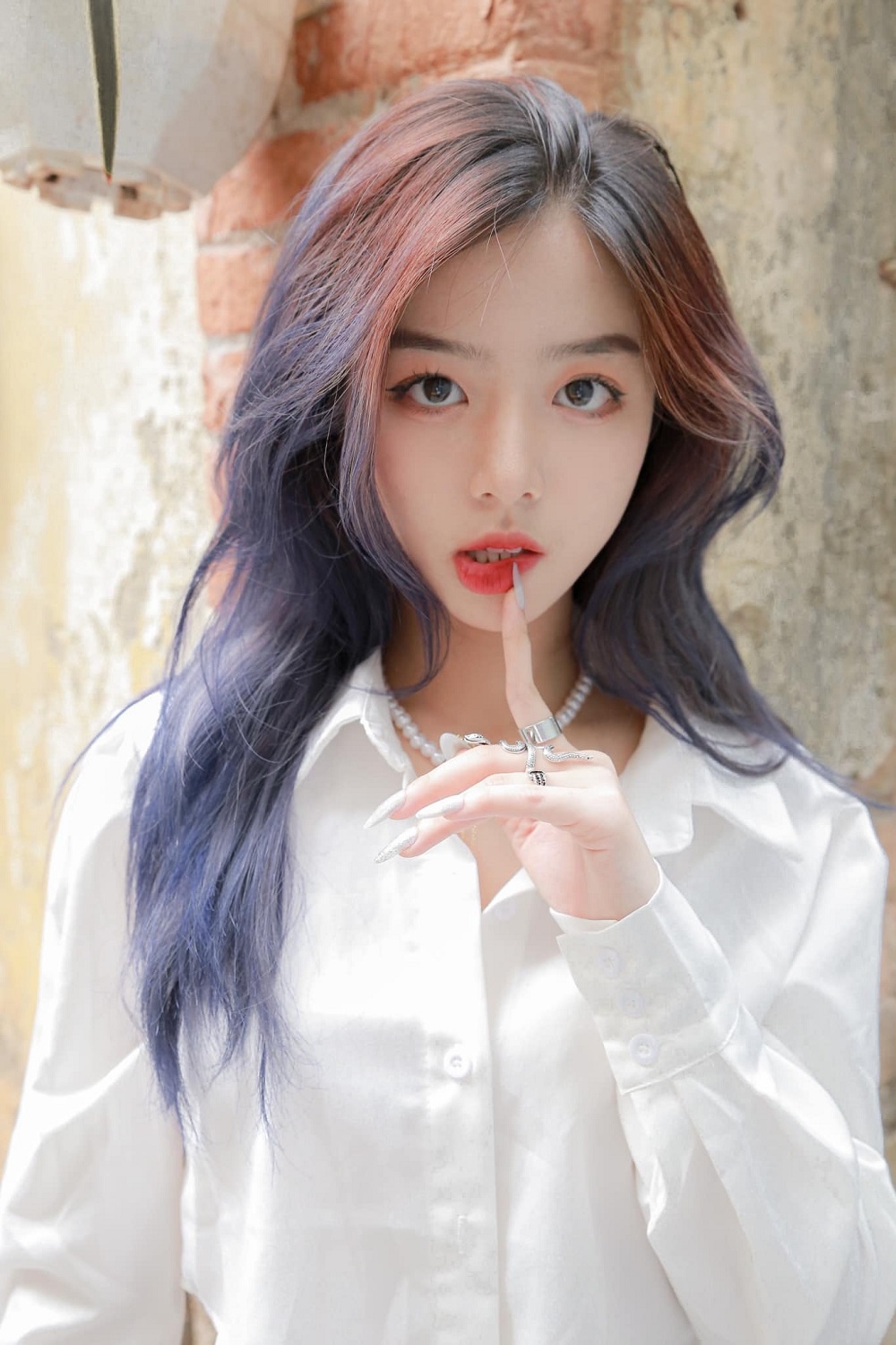 Hot girl Phan Hằng tên đầy đủ là Phan Thị Minh Hằng (sinh năm 2001). Cô nàng hiện đang là sinh viên của trường ĐH Kinh tế Quốc dân (NEU).