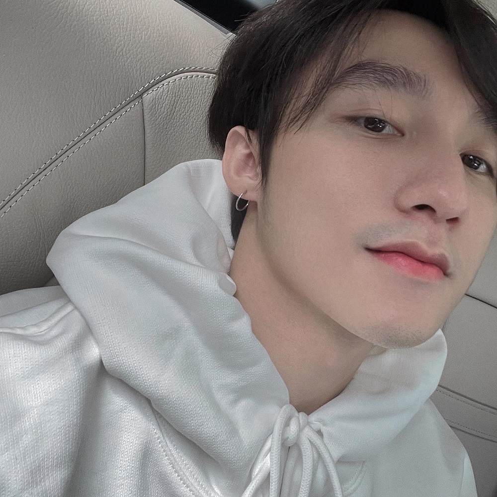 Sơn Tùng thản nhiên trước mọi ồn ào (ảnh FBNV) Sơn Tùng thản nhiên trước mọi ồn ào (ảnh FBNV)
