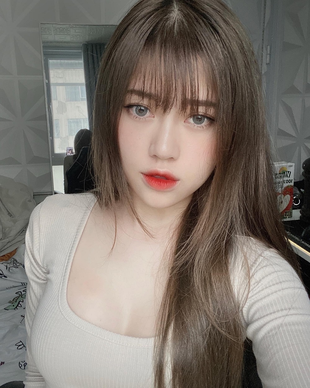 'Thánh nữ áo hai dây' Thủy Tiên rò rỉ ảnh đi khách giá 400k/lượt - Ảnh 3