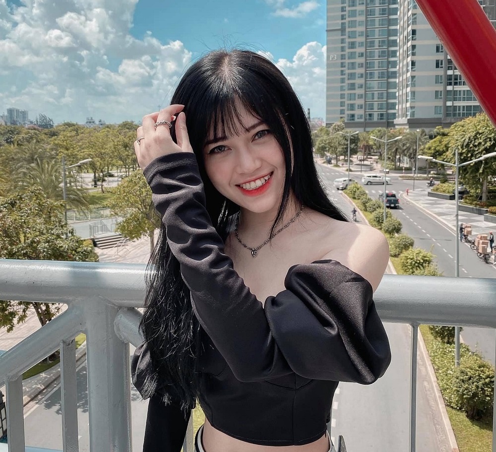 'Thánh nữ áo hai dây' Thủy Tiên rò rỉ ảnh đi khách giá 400k/lượt - Ảnh 2