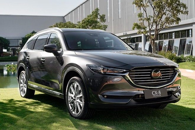 Mazda CX-8 giảm giá hơn 100 triệu đồng tại một số đại lý, trong đó 70 triệu đồng là tiền mặt và gói phụ kiến lên đến 50 triệu đồng.  