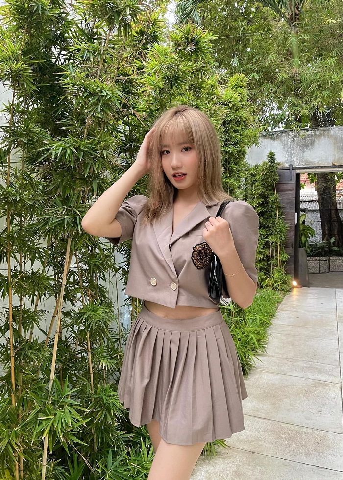 Hotgirl Tik Tok Lê Thị Khánh Huyền khoe dáng thon thả ở tuổi 17 - Ảnh 4 Hotgirl Tik Tok Lê Thị Khánh Huyền khoe dáng thon thả ở tuổi 17 - Ảnh 4