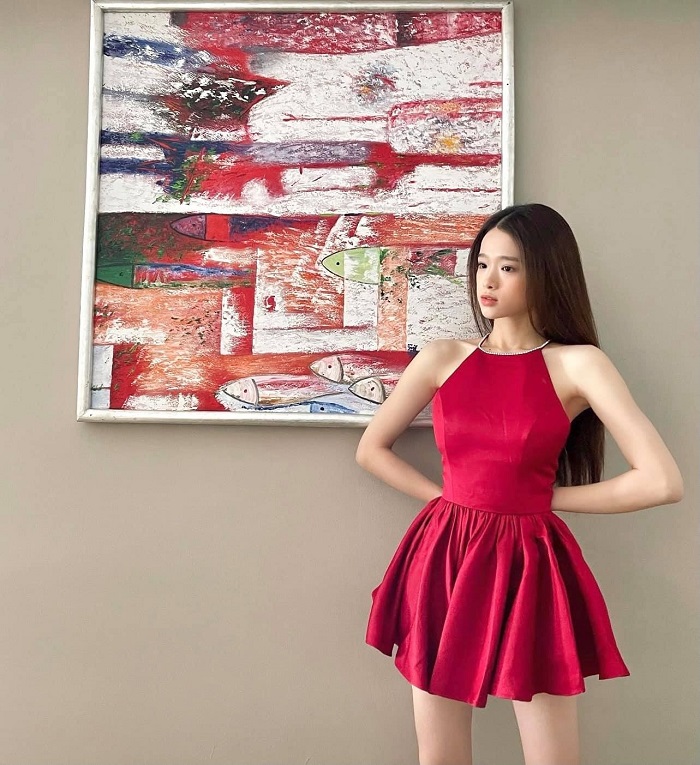 Linh Ka tạo dáng khó hiểu, khiến người xem phải giật mình dụi mắt - Ảnh 3 Linh Ka tạo dáng khó hiểu, khiến người xem phải giật mình dụi mắt - Ảnh 3