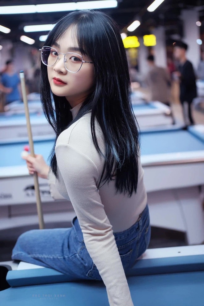 Gấm Kami là hotgirl bida nổi tiếng được nhiều bạn trẻ yêu thích (ảnh FBNV) Gấm Kami là hotgirl bida nổi tiếng được nhiều bạn trẻ yêu thích (ảnh FBNV)