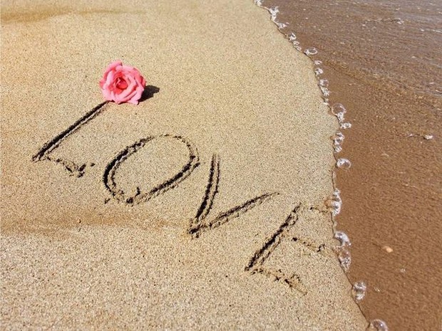 43 bức ảnh 'Love' của Thiều Bảo Trâm và 'nỗi khổ khi yêu' của Sơn Tùng - Ảnh 1