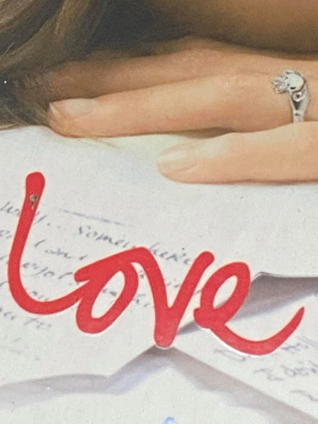 43 bức ảnh 'Love' của Thiều Bảo Trâm có ý nghĩa gì thời điểm này??