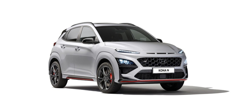 Hyundai Kona phiên bản hiệu năng cao ra mắt. Kona là mẫu SUV đầu tiên của Hyundai được gắn huy hiệu N. Xe có sức mạnh lên đến 286 mã lực. 