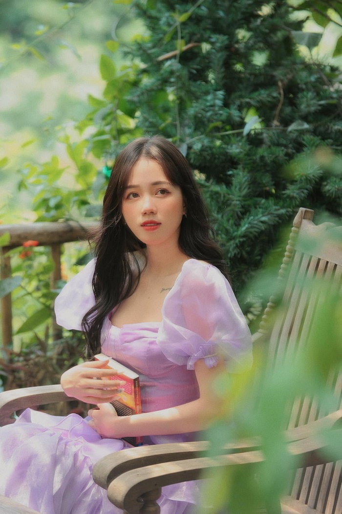 Cô nàng khoe vẻ đẹp mong manh tựa nàng thơ