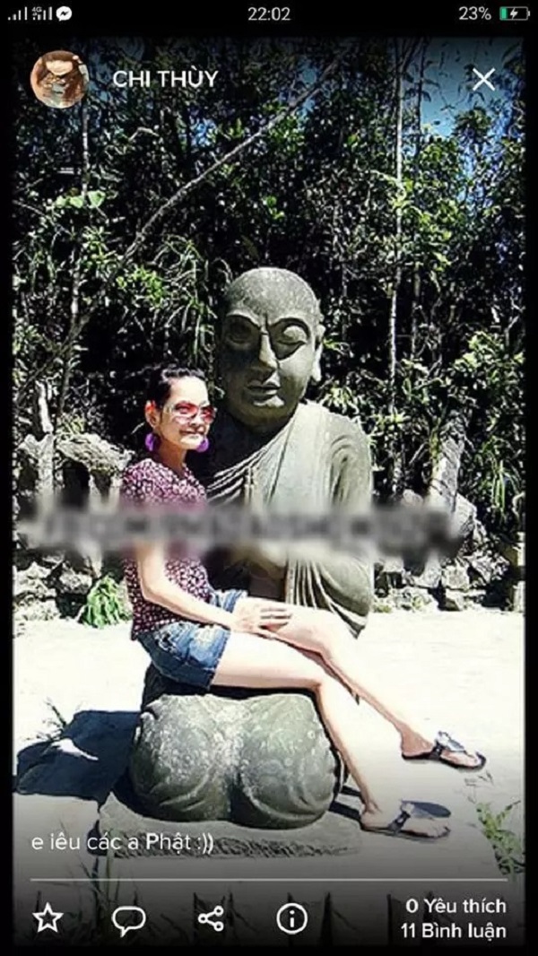 Chi Pu từng nhận 'gạch đá' vì hành vi phản cảm bên tượng phật Chi Pu từng nhận 'gạch đá' vì hành vi phản cảm bên tượng phật
