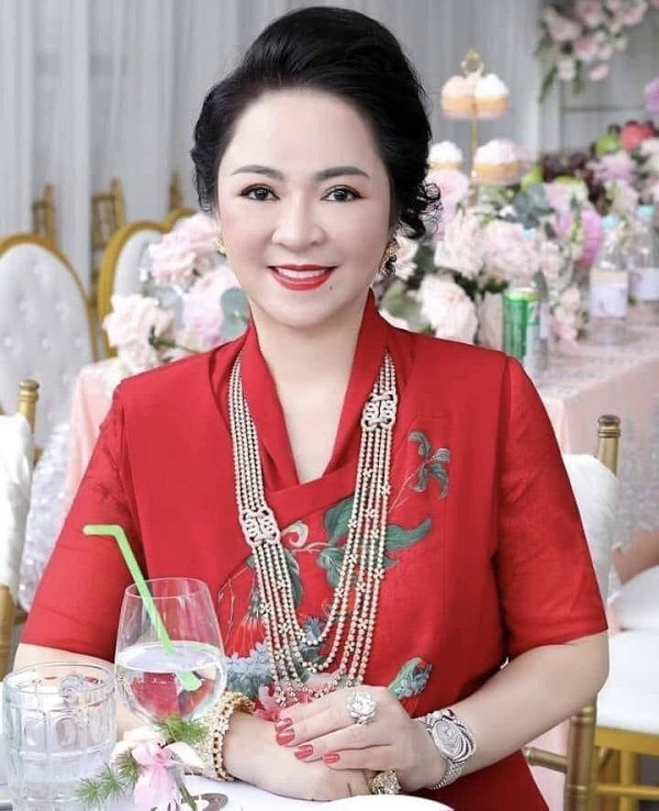 Không hứa suông, bà Nguyễn Phương Hằng 'chơi tất tay' cho mượn đất, hỗ trợ 1500 lít oxy mỗi ngày 2 Không hứa suông, bà Nguyễn Phương Hằng 'chơi tất tay' cho mượn đất, hỗ trợ 1500 lít oxy mỗi ngày 2