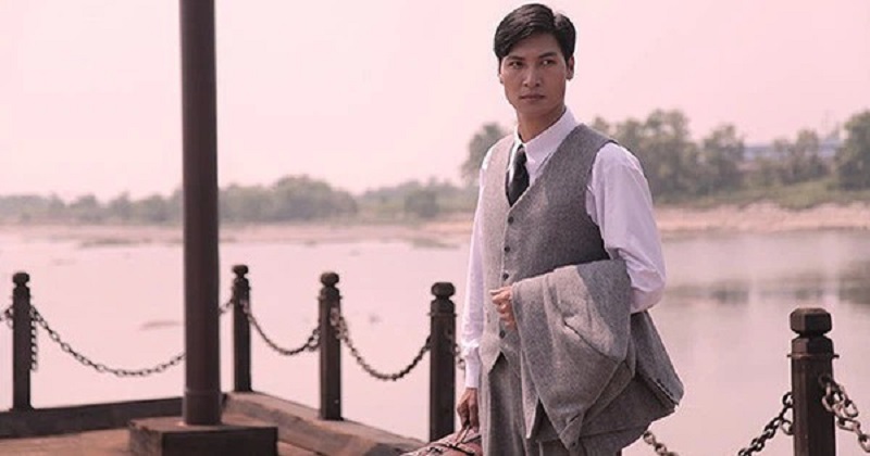 Nam diễn viên vào vai Bác Hồ (ảnh chụp màn hình) Nam diễn viên vào vai Bác Hồ (ảnh chụp màn hình)