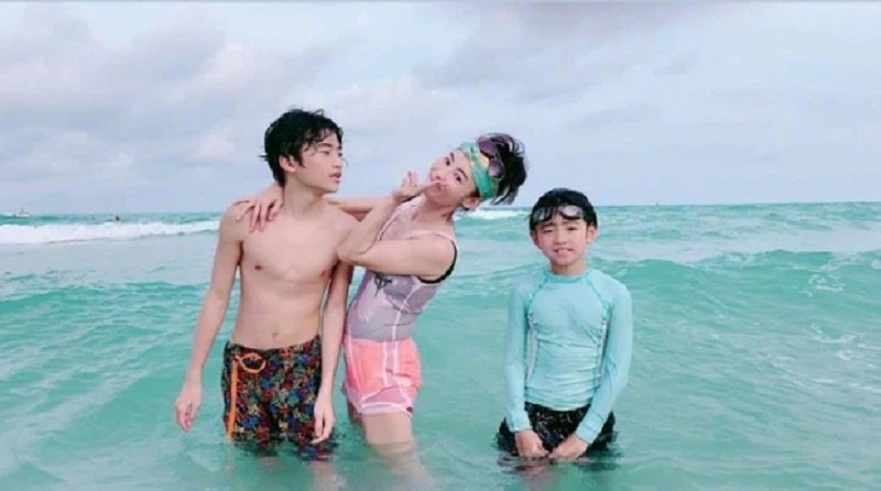 Nàng thơ Châu Tinh Trì nâng đỡ tự tay phơi bày 'ảnh nóng' với con trai ruột - Ảnh 1 Nàng thơ Châu Tinh Trì nâng đỡ tự tay phơi bày 'ảnh nóng' với con trai ruột - Ảnh 1