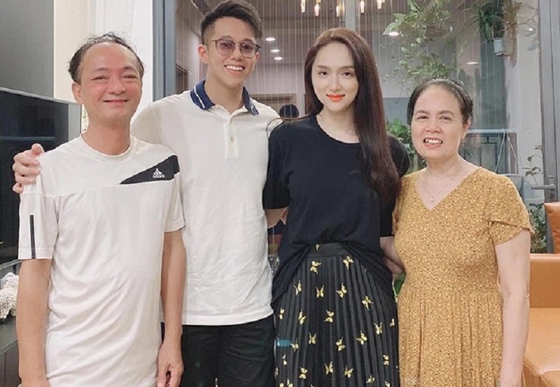 Tình yêu giữa Matt Liu và Hương Giang giờ ra sao hậu chàng bị tố 'gạ tình', nàng mất tích 7 Tình yêu giữa Matt Liu và Hương Giang giờ ra sao hậu chàng bị tố 'gạ tình', nàng mất tích 7
