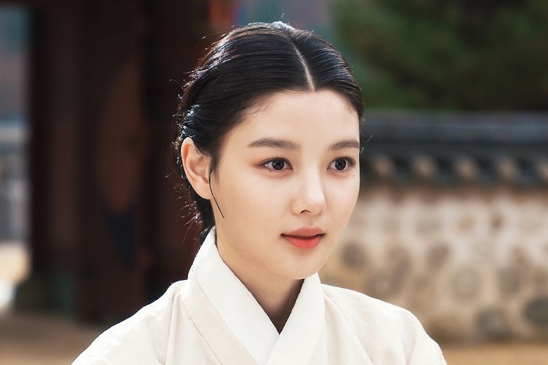 Kim Yoo Jung thoát mác sao nhí, xinh đẹp quyến rũ tựa nữ thần trong phim mới 4