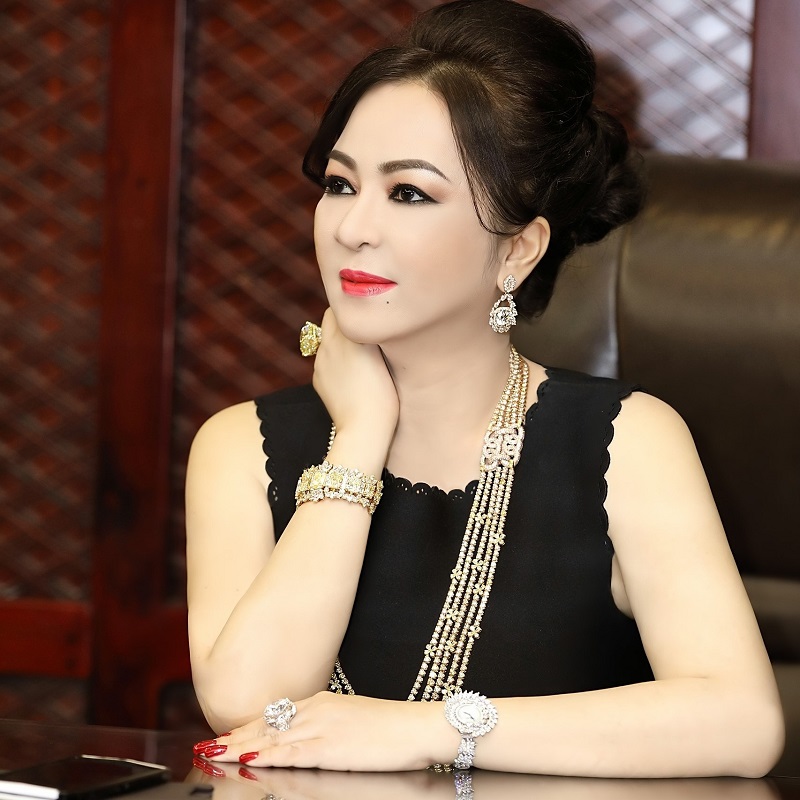 Vén màn lý do Thủy Tiên khóc tức tưởi, bà Phương Hằng chỉ là giọt nước tràn ly 5 Vén màn lý do Thủy Tiên khóc tức tưởi, bà Phương Hằng chỉ là giọt nước tràn ly 5
