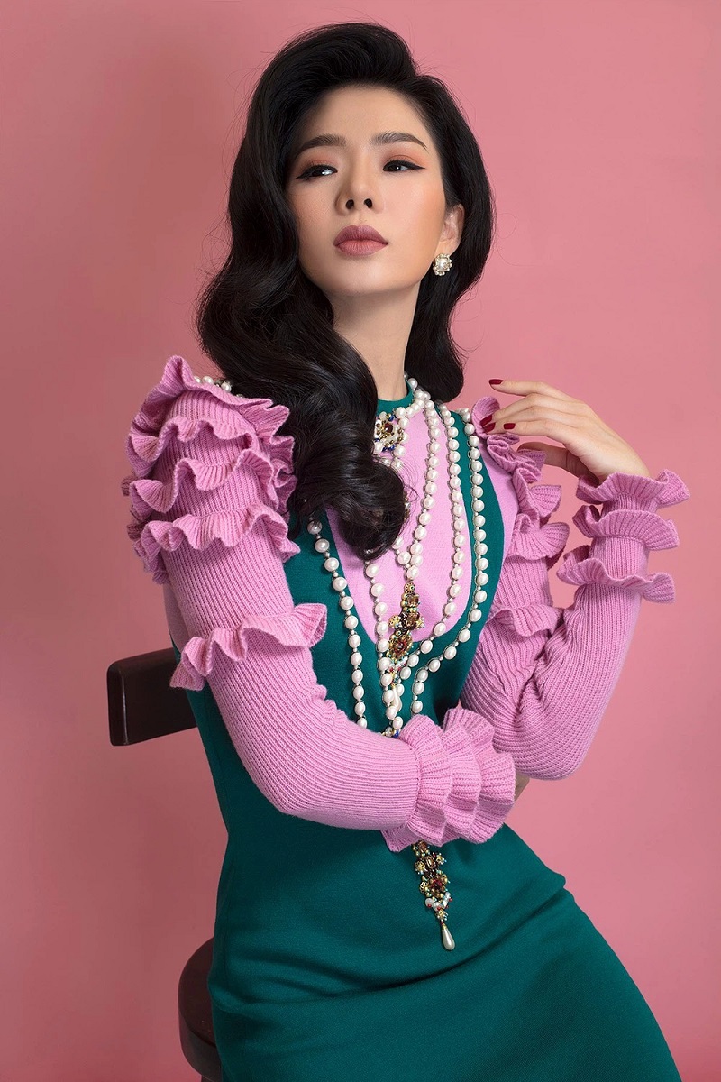 Lệ Quyên học theo bà Phương Hằng, mặc Mr Đàm cùng loạt sao Việt bị 'tẩy chay' 4 Lệ Quyên học theo bà Phương Hằng, mặc Mr Đàm cùng loạt sao Việt bị 'tẩy chay' 4