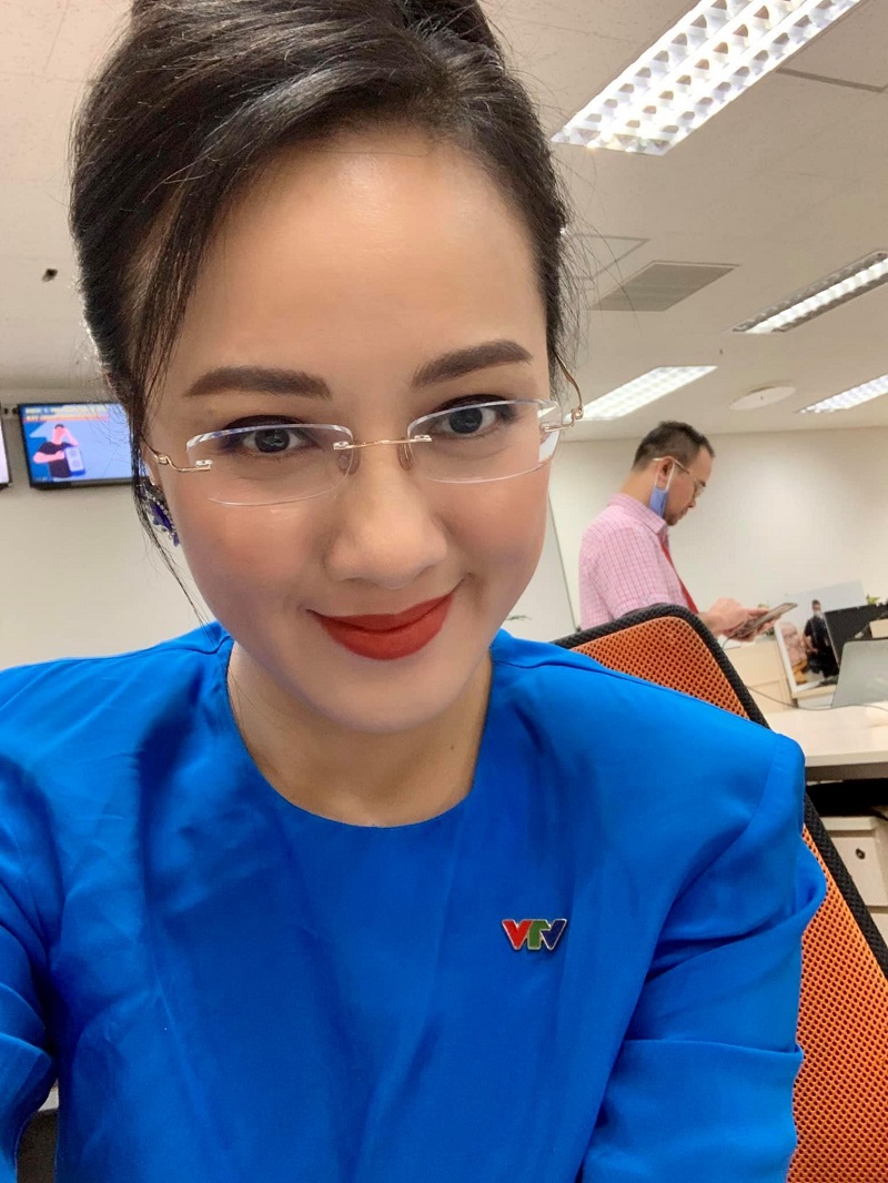 BTV Hoài Anh hé lộ việc làm đặc biệt của các BTV, MC nhà VTV hậu đóng máy - Ảnh 2 BTV Hoài Anh hé lộ việc làm đặc biệt của các BTV, MC nhà VTV hậu đóng máy - Ảnh 2