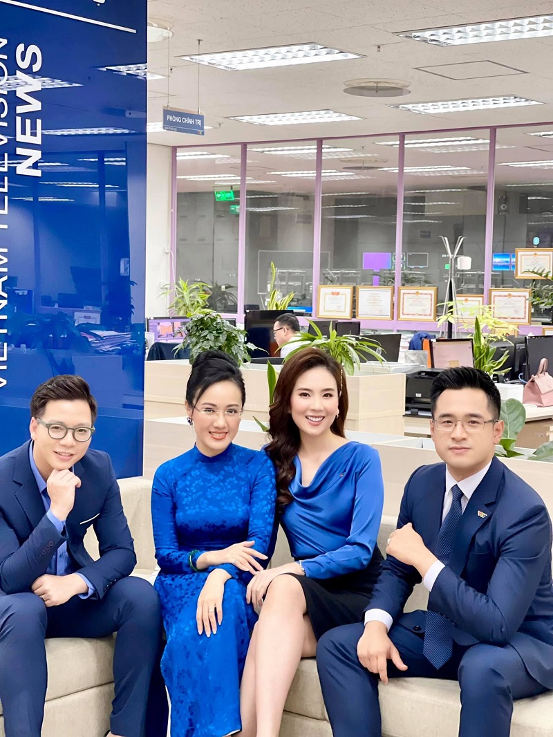BTV Hoài Anh hé lộ việc làm đặc biệt của các BTV, MC nhà VTV hậu đóng máy - Ảnh 1 BTV Hoài Anh hé lộ việc làm đặc biệt của các BTV, MC nhà VTV hậu đóng máy - Ảnh 1
