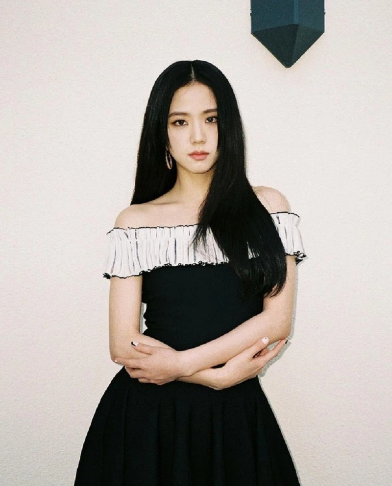 Ngất ngây nhan sắc hậu trường của Jisoo (BLACKPINK), chỉ thay đổi một thứ mà hút mọi ánh nhìn - Ảnh 2 Ngất ngây nhan sắc hậu trường của Jisoo (BLACKPINK), chỉ thay đổi một thứ mà hút mọi ánh nhìn - Ảnh 2