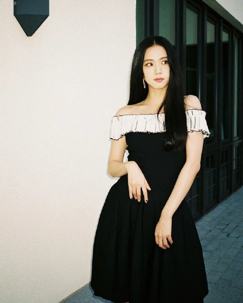 Ngất ngây nhan sắc hậu trường của Jisoo (BLACKPINK), chỉ thay đổi một thứ mà hút mọi ánh nhìn - Ảnh 3 Ngất ngây nhan sắc hậu trường của Jisoo (BLACKPINK), chỉ thay đổi một thứ mà hút mọi ánh nhìn - Ảnh 3