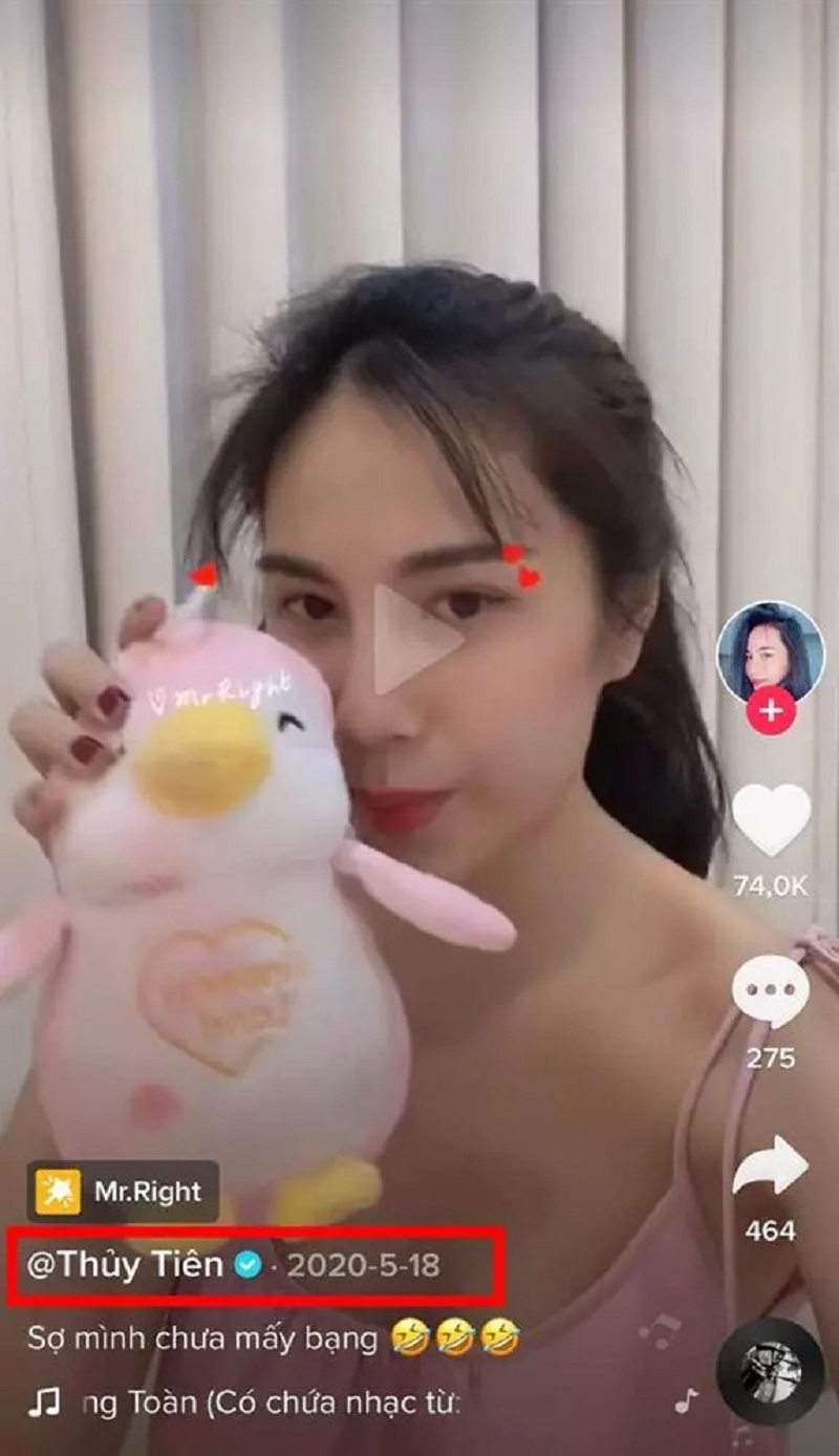 Thủy Tiên bị soi sơ hở giữa sóng gió đòi minh bạch sao kê của bà Phương Hằng 5 Thủy Tiên bị soi sơ hở giữa sóng gió đòi minh bạch sao kê của bà Phương Hằng 5