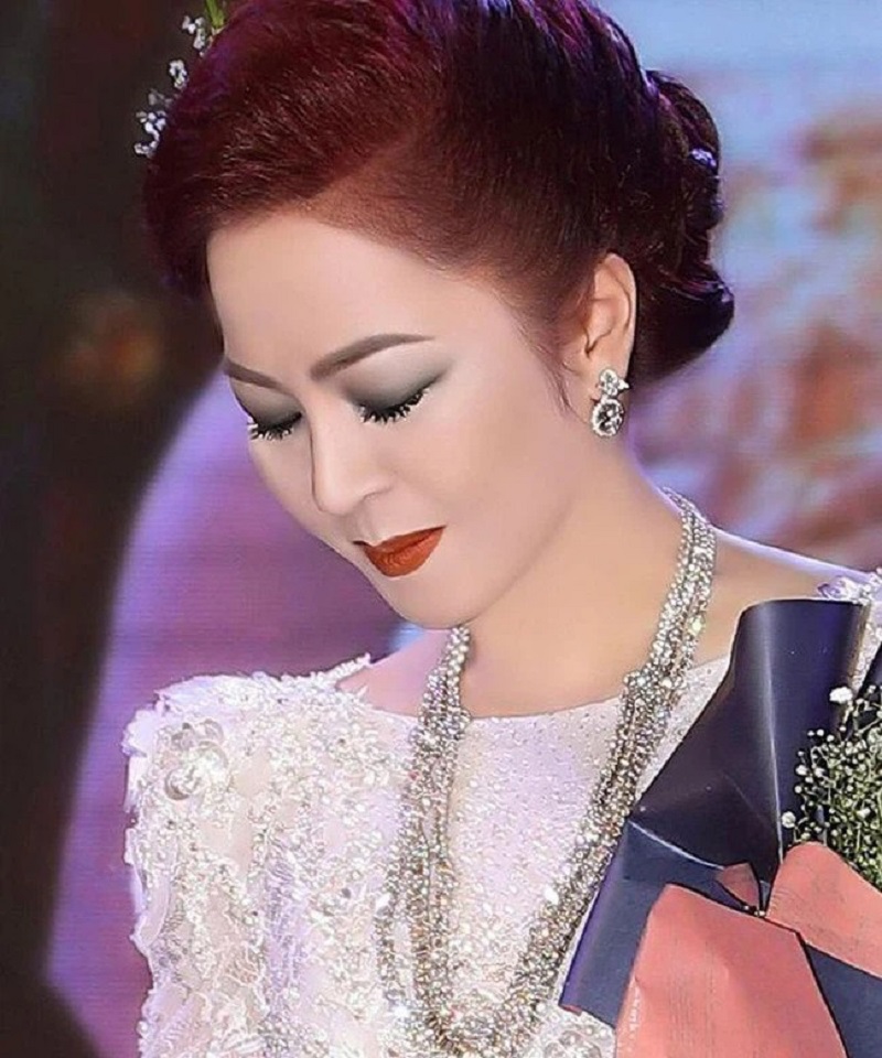 Hé lộ nguyên nhân bà Phương Hằng rút vội khỏi ồn ào sao Việt dù đang thắng thế 2 Hé lộ nguyên nhân bà Phương Hằng rút vội khỏi ồn ào sao Việt dù đang thắng thế 2