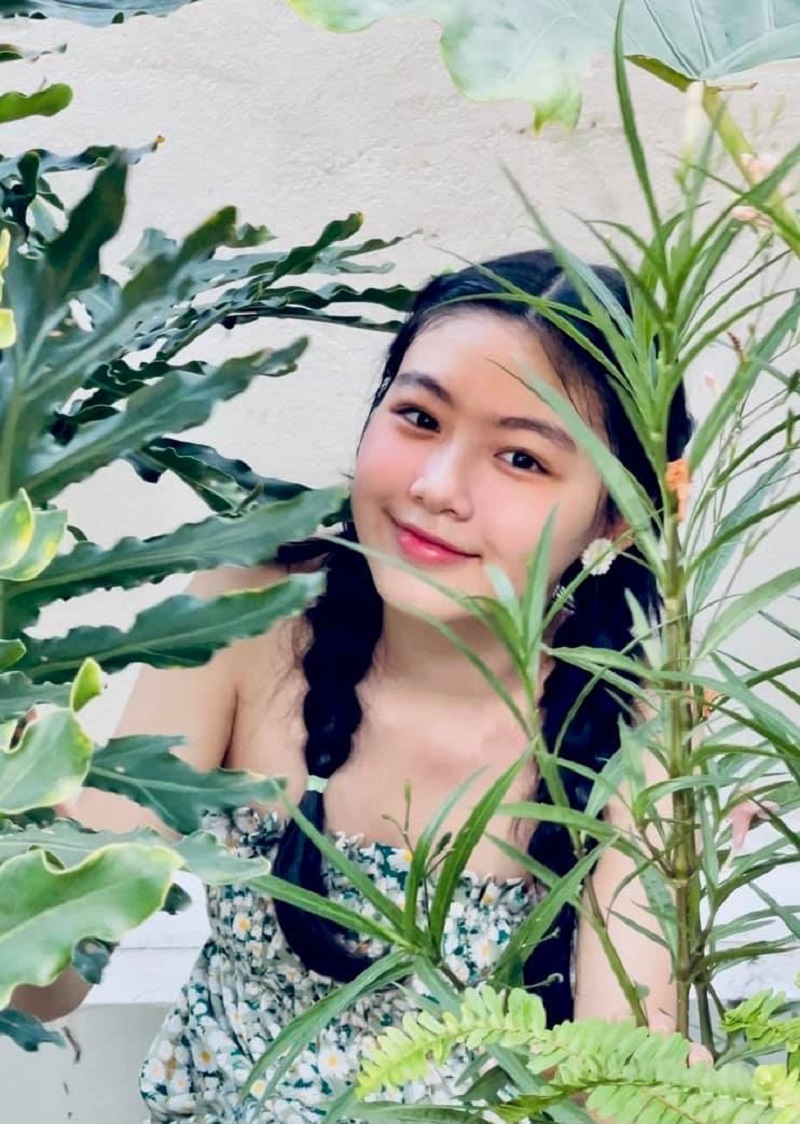 Nhan sắc tuổi 16 của con gái MC được bà Phương Hằng ngưỡng mộ 5 Nhan sắc tuổi 16 của con gái MC được bà Phương Hằng ngưỡng mộ 5