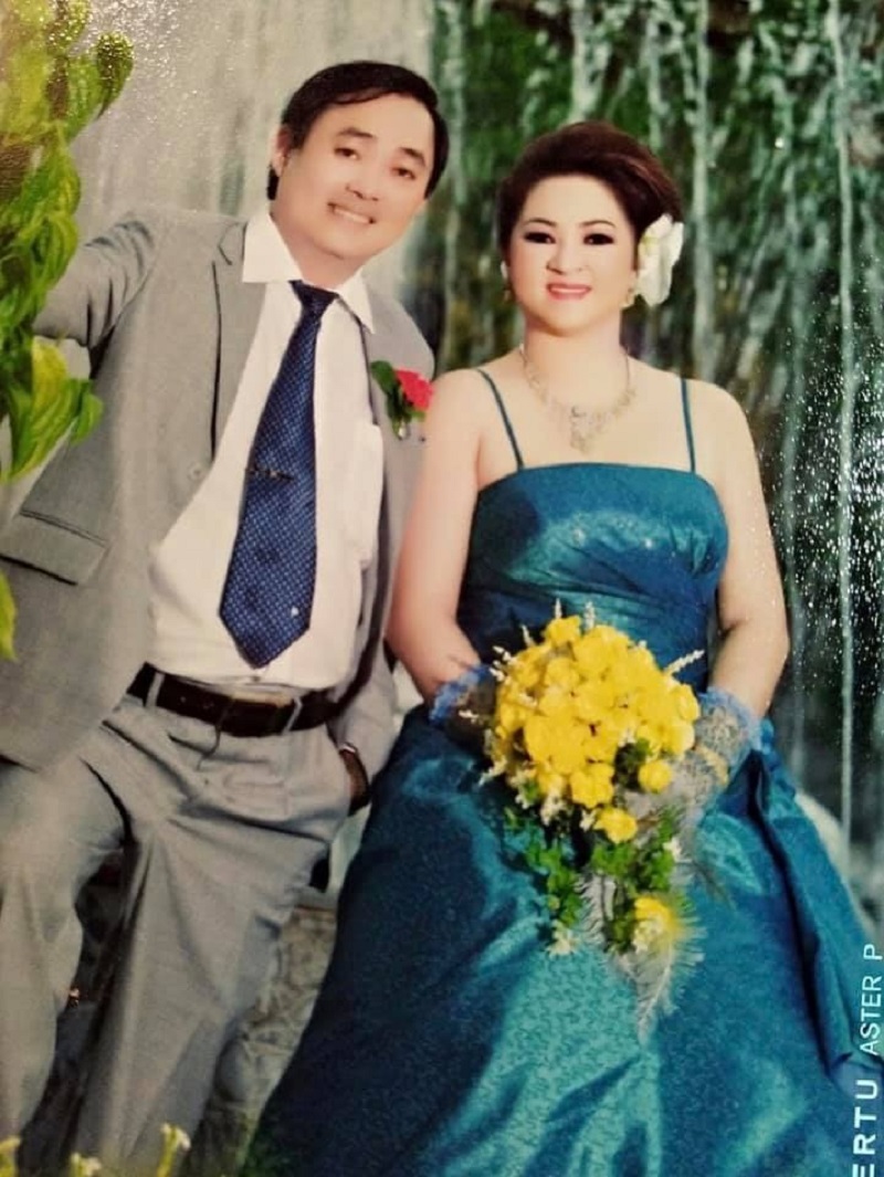 Bà Phương Hằng lén nghe điện thoại chồng, bất ngờ phát hiện sự thật rơi nước mắt 5 Bà Phương Hằng lén nghe điện thoại chồng, bất ngờ phát hiện sự thật rơi nước mắt 5