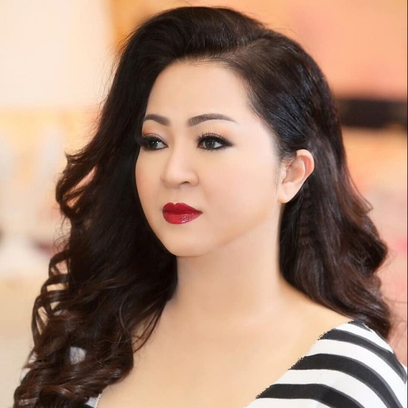 Bà Phương Hằng lén nghe điện thoại chồng, bất ngờ phát hiện sự thật rơi nước mắt 3 Bà Phương Hằng lén nghe điện thoại chồng, bất ngờ phát hiện sự thật rơi nước mắt 3