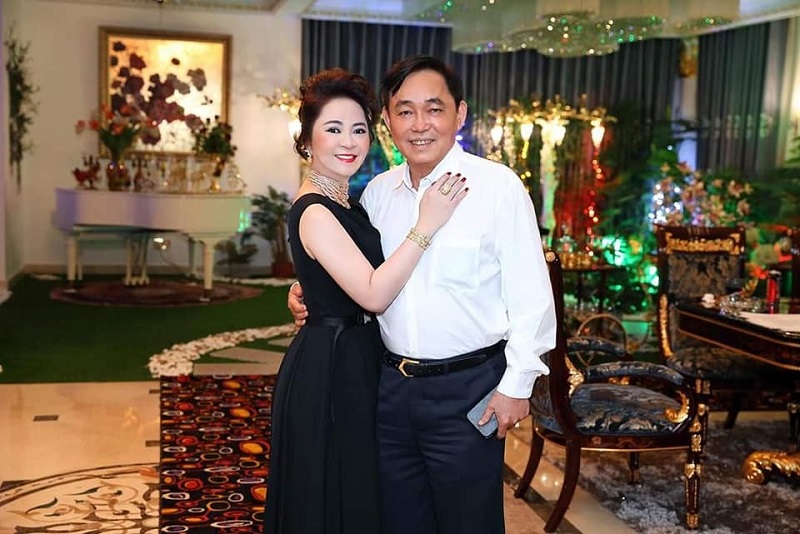 Bà Phương Hằng lén nghe điện thoại chồng, bất ngờ phát hiện sự thật rơi nước mắt 1 Bà Phương Hằng lén nghe điện thoại chồng, bất ngờ phát hiện sự thật rơi nước mắt 1