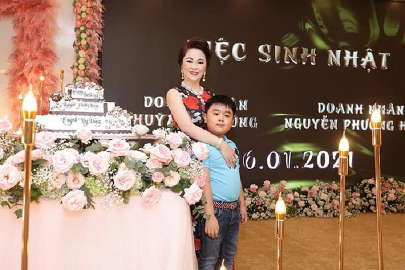 Mới 9 tuổi, con trai cưng của bà Phương Hằng đã khiến bố mẹ mát mặt 2 Mới 9 tuổi, con trai cưng của bà Phương Hằng đã khiến bố mẹ mát mặt 2