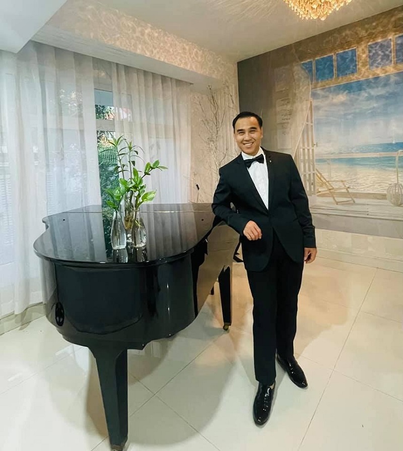Người đàn ông bà Phương Hằng ngưỡng mộ bị soi sự thay đổi bất thường hậu ồn ào 7 Người đàn ông bà Phương Hằng ngưỡng mộ bị soi sự thay đổi bất thường hậu ồn ào 7