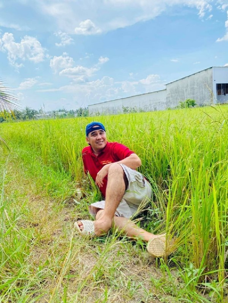 Người đàn ông bà Phương Hằng ngưỡng mộ bị soi sự thay đổi bất thường hậu ồn ào 6 Người đàn ông bà Phương Hằng ngưỡng mộ bị soi sự thay đổi bất thường hậu ồn ào 6