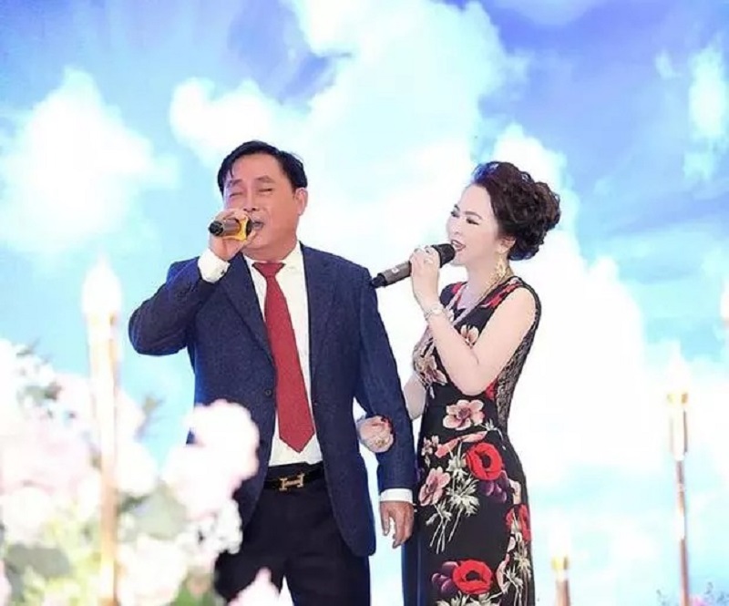 Bà Phương Hằng thừa nhận một 'tai tiếng' vì chồng, từng hổ thẹn muốn dứt áo ra đi 4 Bà Phương Hằng thừa nhận một 'tai tiếng' vì chồng, từng hổ thẹn muốn dứt áo ra đi 4