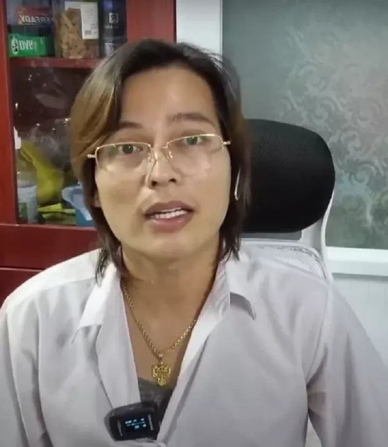 Bà Phương Hằng tuyên bố tặng 20 tỷ, xét nghiệm miễn phí cho cha con 'ông trùm' Tịnh Thất Bồng Lai 2 Bà Phương Hằng tuyên bố tặng 20 tỷ, xét nghiệm miễn phí cho cha con 'ông trùm' Tịnh Thất Bồng Lai 2