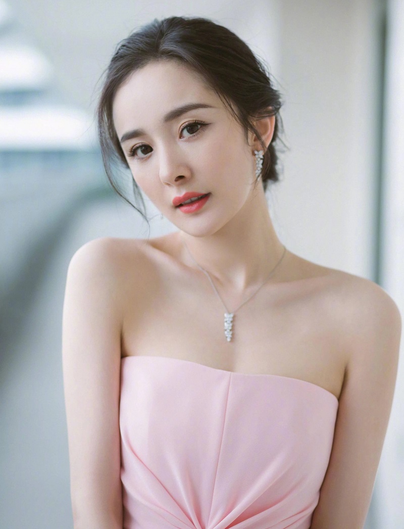 Khác xa nhan sắc hiện tại (ảnh internet) Khác xa nhan sắc hiện tại (ảnh internet)