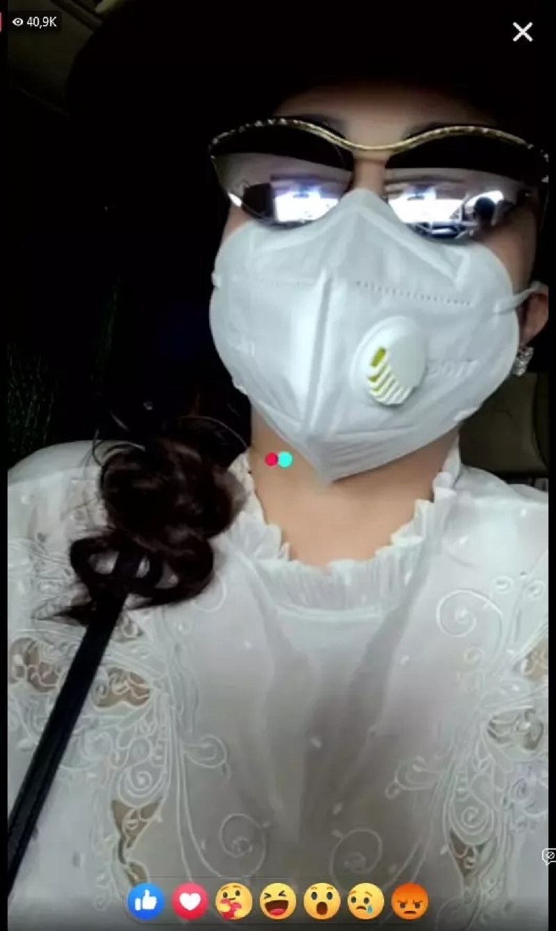 Bà Phương Hằng 'đột kích' Tịnh Thất Bồng Lai, diện mạo vợ ông Dũng bị bàn tán 4 Bà Phương Hằng 'đột kích' Tịnh Thất Bồng Lai, diện mạo vợ ông Dũng bị bàn tán 4