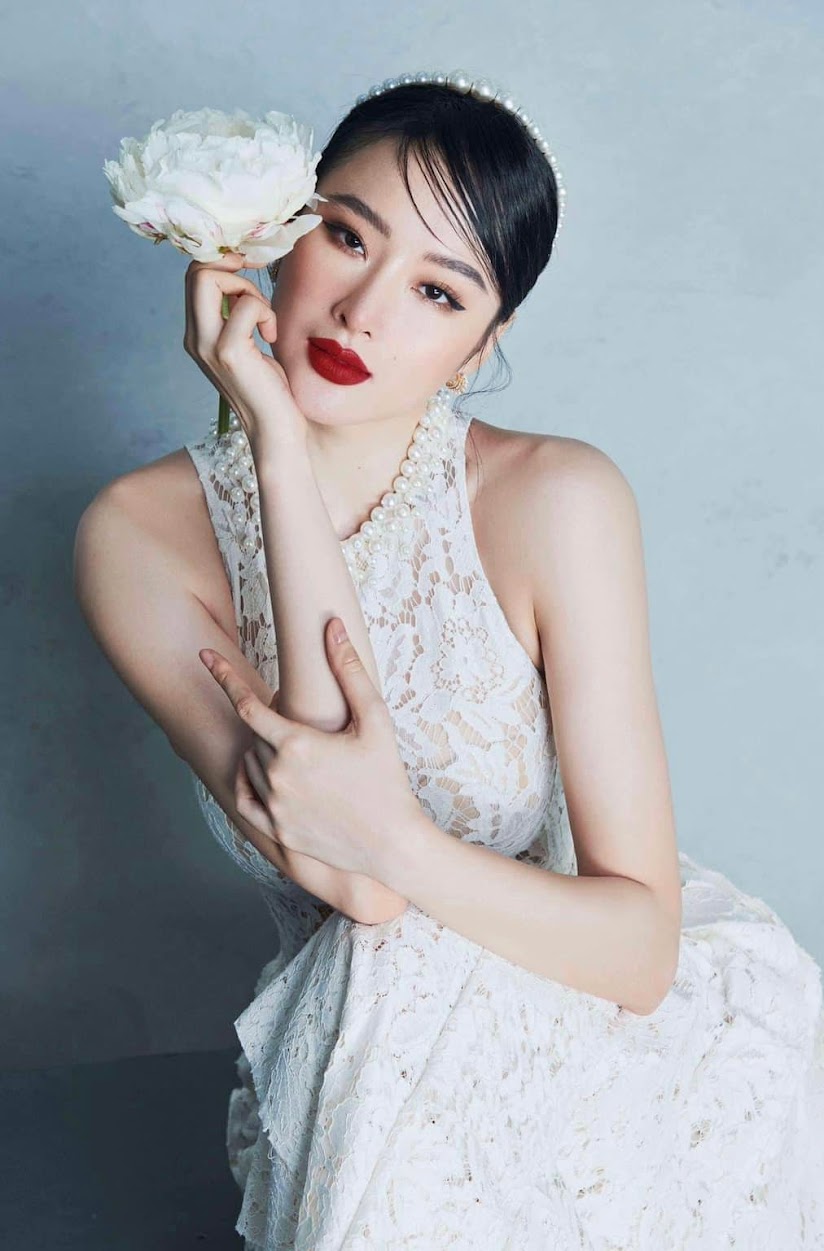 Việc nổi tiếng sớm khiến Angela Phương Trinh từng vướng phải không ít lùm xùm. Việc nổi tiếng sớm khiến Angela Phương Trinh từng vướng phải không ít lùm xùm.