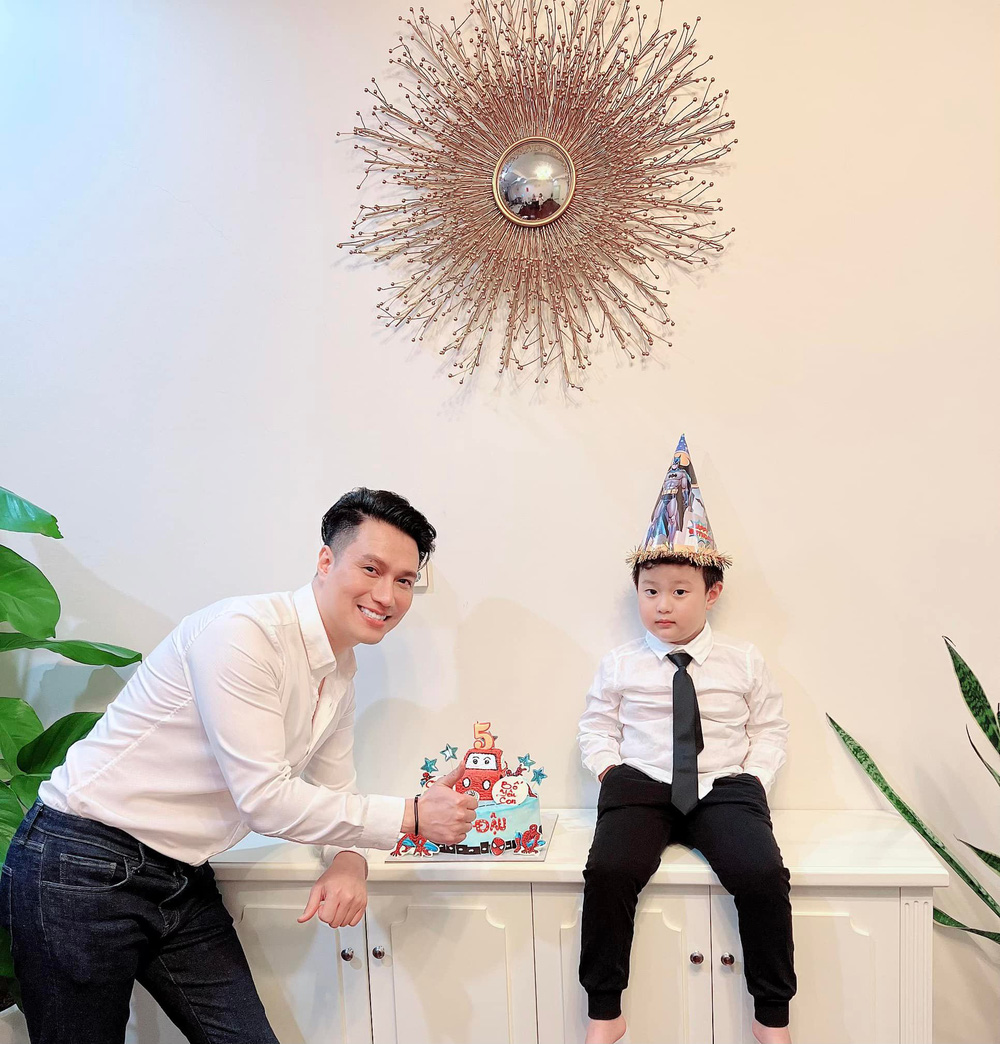 Từng cãi nhau ‘chí choé’, Việt Anh hội ngộ vợ cũ để làm điều đặc biệt cho 'tình yêu lớn' - Ảnh 1