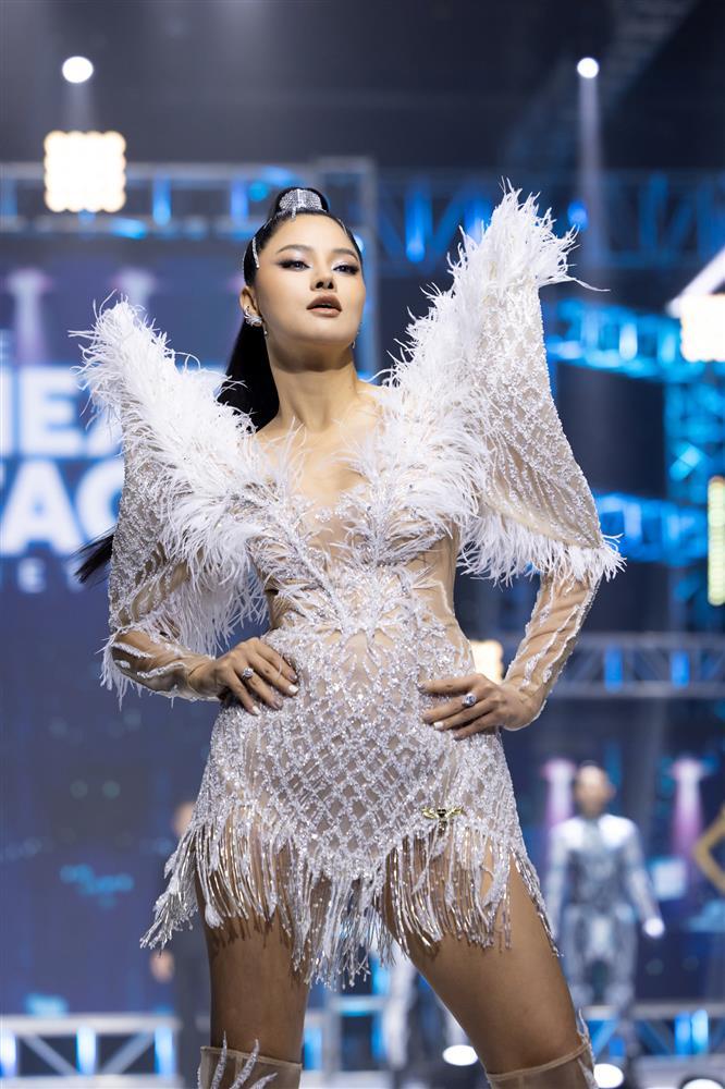 Vũ Thu Phương làm giám khảo Miss Universe Vietnam 2022, CDM thi nhau hỏi: Trôi như chị 'chấm' thí sinh làm sao? 4